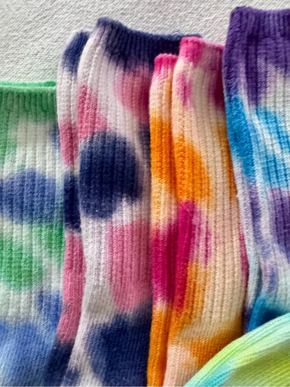 7 Pack Tie-Dye Crew Socks for Men - Multicolor Pack